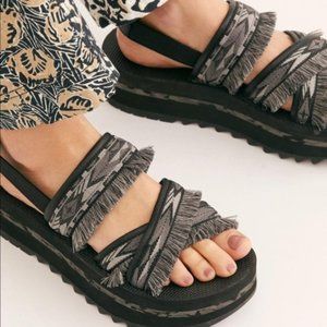 TEVA Ceres Flatform Double Diamond Black Sandal